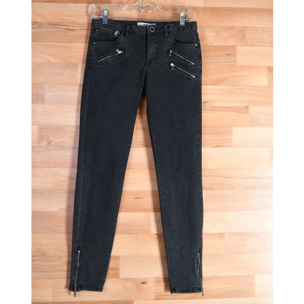 Zara Basic Size 6 black skinny jeans with zipper accents